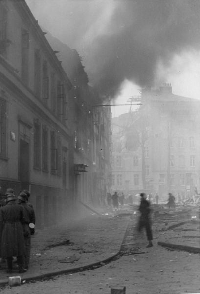 Datei:Kaiserkrone Brand Jan 1944.jpg