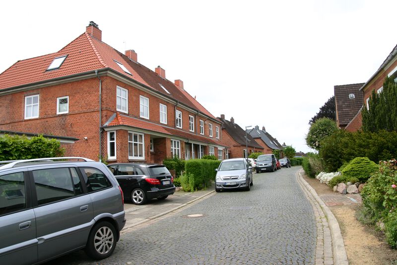Datei:Dobersdorfer Straße von der Rosenfelder Straße.JPG