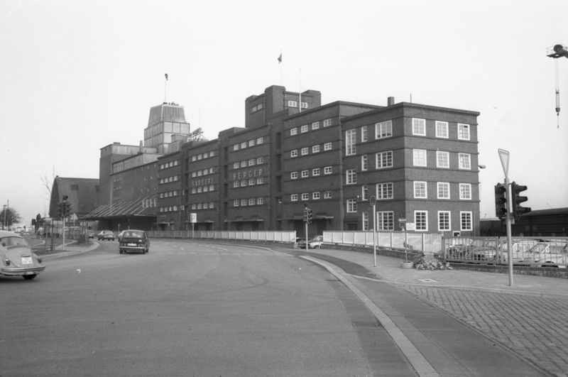 Datei:Sartori und Berger 1975.jpg