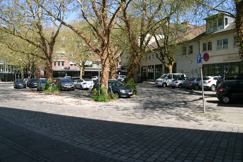 Datei:Lotti-Huber-Platz.jpg