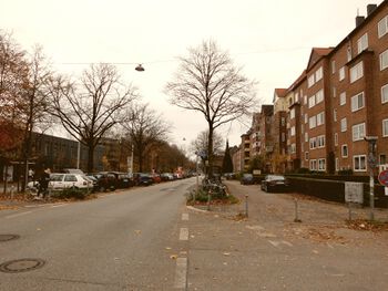 Hasseldieksdammer Weg zwischen Gellertstraße und Harmsstraße.
