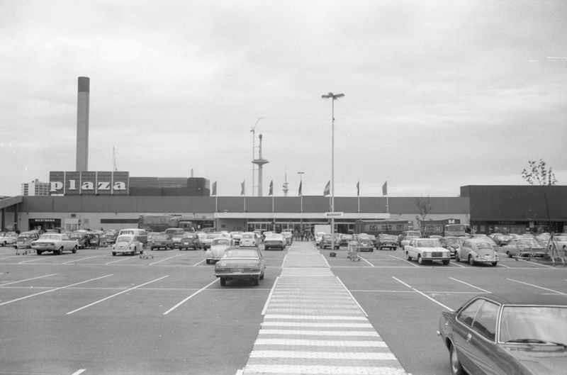 Datei:Plaza 1974.jpg