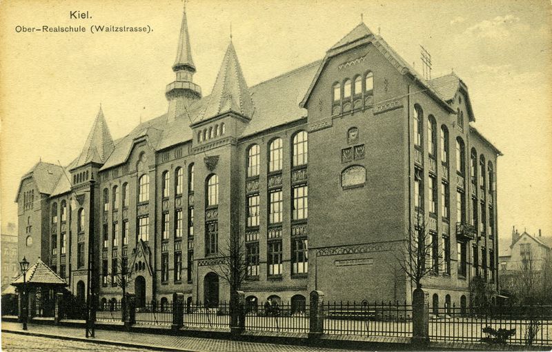 Datei:Oberrealschule I Waitzstraße 1905.jpg