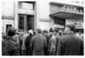 30. März 1966 Schaulustige aufgrund eines Banküberfalls auf die Commerzbank