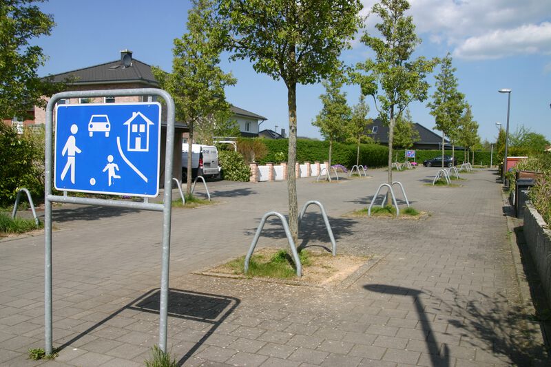 Datei:Oleanderplatz von Goldregenholz zum Anemonenweg.jpg