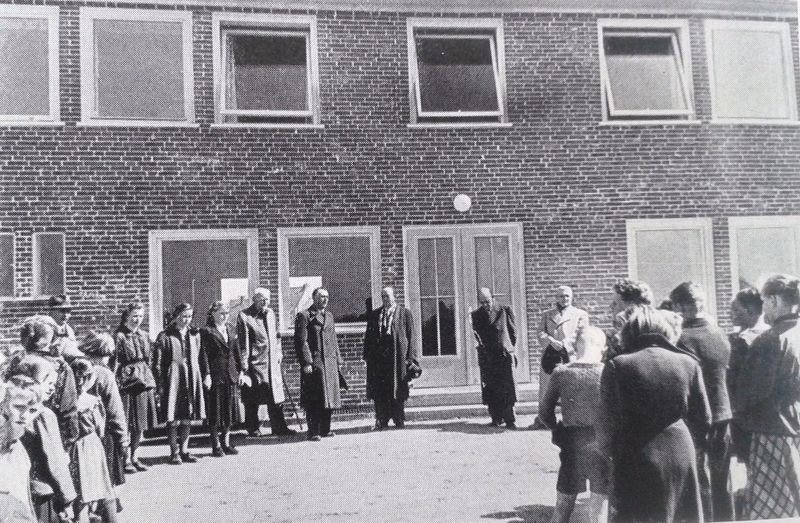 Datei:Gs suchsdorf einweihung-24-4-1954.jpg