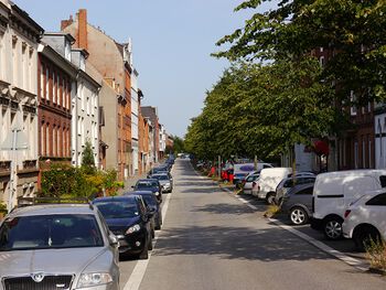 Rendsburger Landstraße in Höhe Helgolandstraße Blickrichtung Osten (Waldwiesenkreisel)
