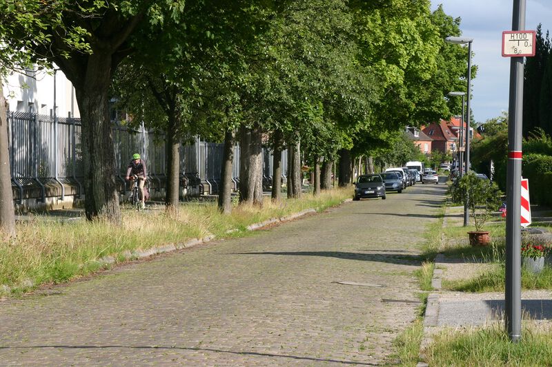 Datei:Sedanstraße von Mühlenweg.jpg