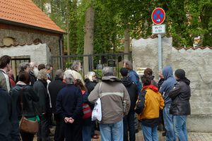 Eingangstor des Jüdischen Friedhofs.jpg