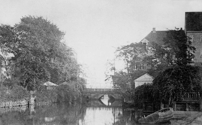 Datei:Holstenbrücke 1870.jpg