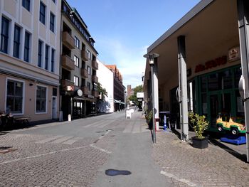 Schloßstraße (2014); im Hintergrund das Kieler Schloss