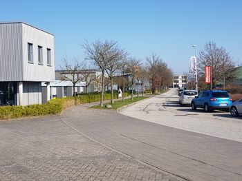 Blick entlang des nördlichen Schenkels zur Liebigstraße