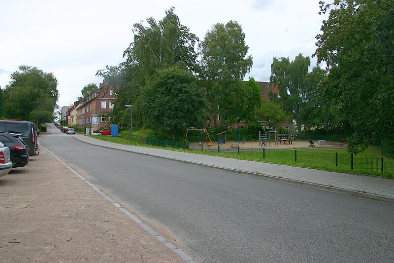 Datei:Glücksburger Straße Kinderspielplatz.jpg