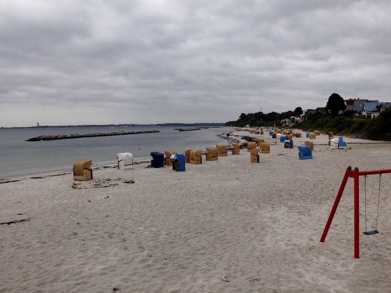 Datei:SchilkseerStrand1.jpg