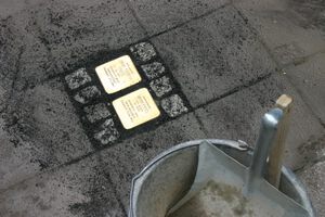 Stolpersteine Engel Hafenstraße.jpg