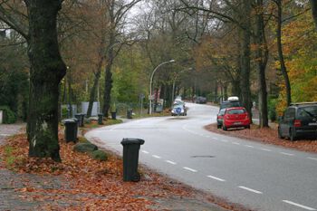 Hofholzallee; Blick vom Georg-Feydt-Weg stadteinwärts