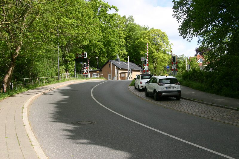 Datei:Am Wellsee Bahnübergang.jpg