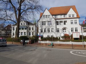 Klaus-Groth-Platz 1.jpg