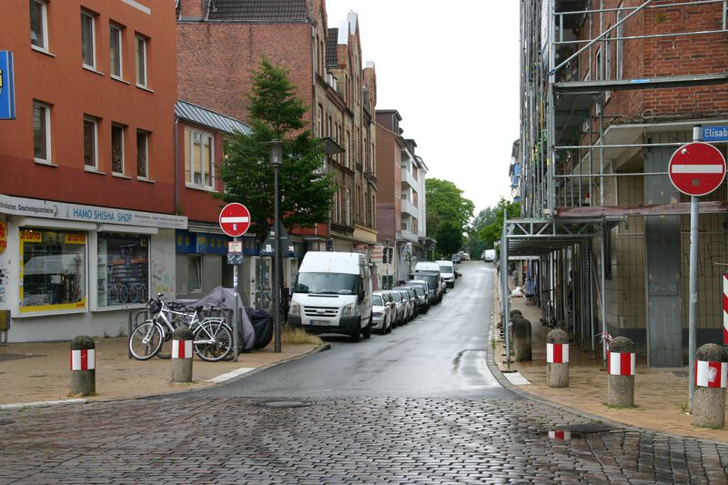 Datei:Augustenstraße von Elisabethstraße zur Schulstraße.jpg