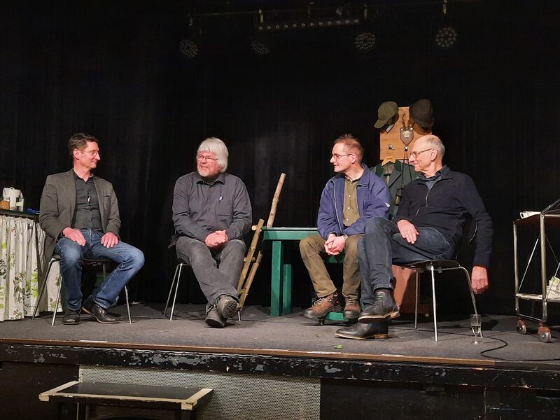 Datei:Thalamus -Ensemble mit Autor.jpg