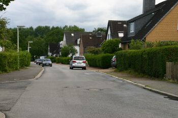 Achterwehrer Straße; Blick von der Demühlener Straße zur Rendsburger Landstraße