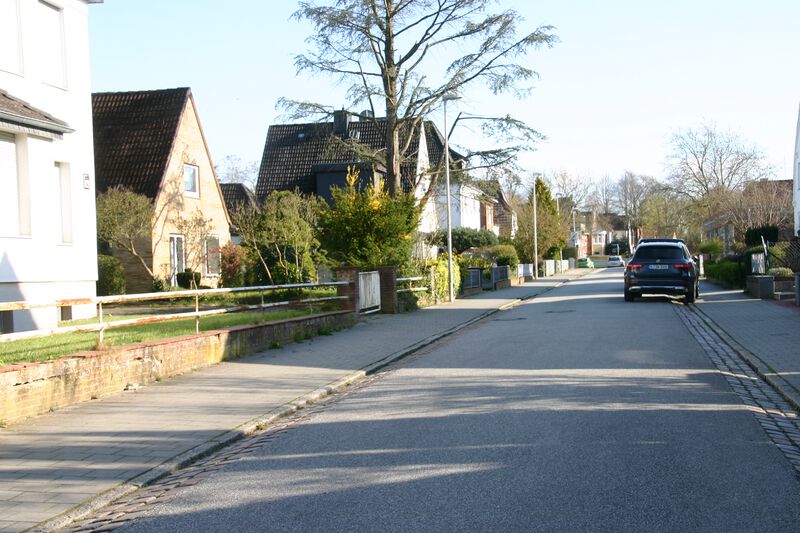 Datei:Nelkenweg zur Preetzer Straße.jpg