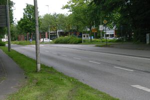 Claus-Sinjen-Straße vom Skandinaviendamm.jpg