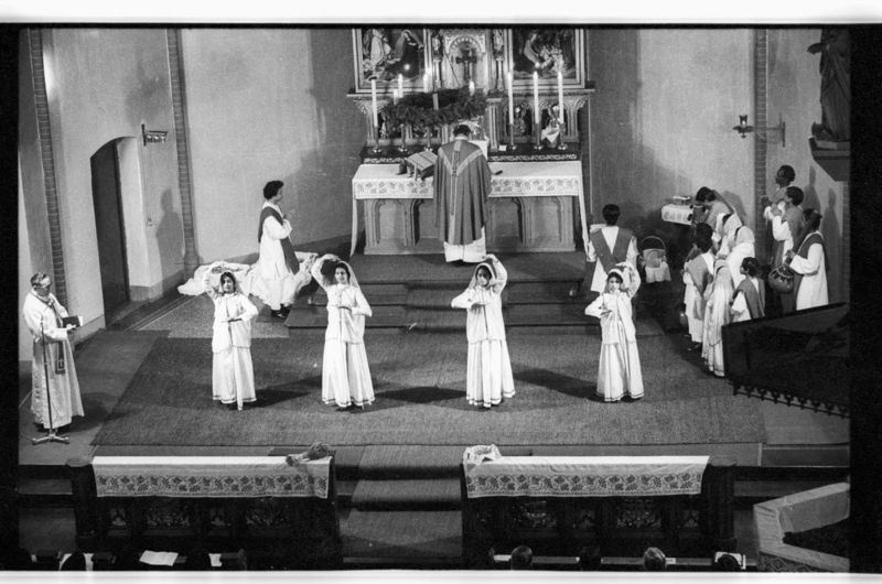 Datei:St-Nikolaus-Kirche 1965.jpg
