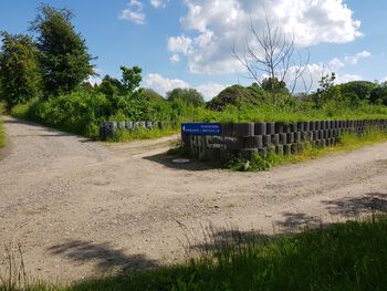 Gabelung hinter der Bahnunterführung