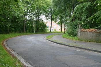 Blick in Richtung Südosten, rechts der Friedrichsorter Friedhof