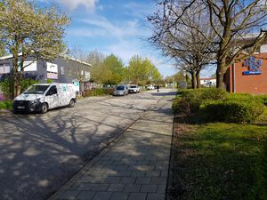 Lise-Meitner-Straße von Wellseedamm.jpg