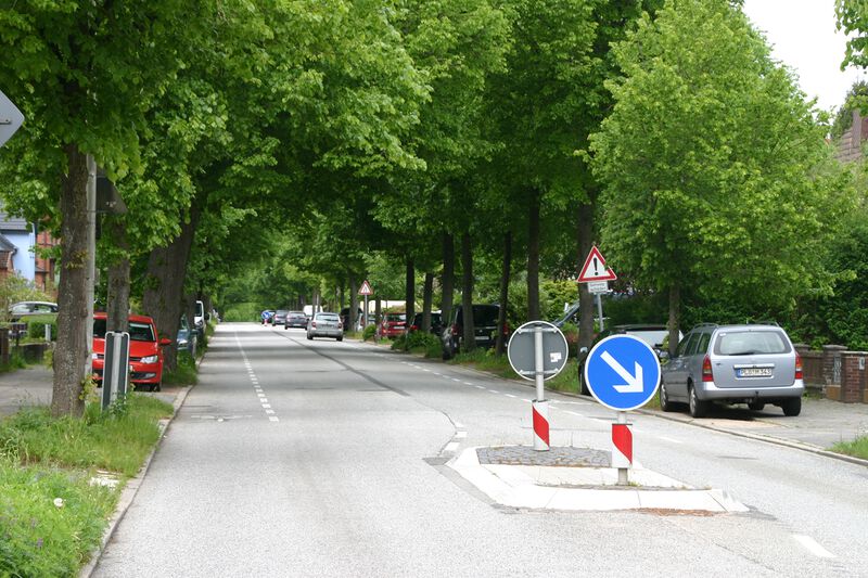 Datei:Wehdenweg von Neumühlener Straße zur Rosenfelder Straße.JPG