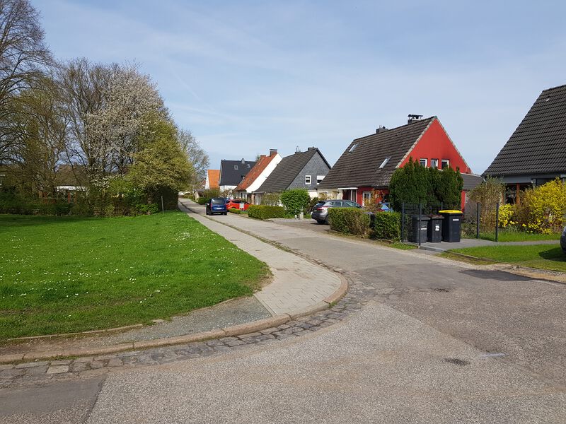 Datei:Rotdornweg von Lärchenweg.jpg