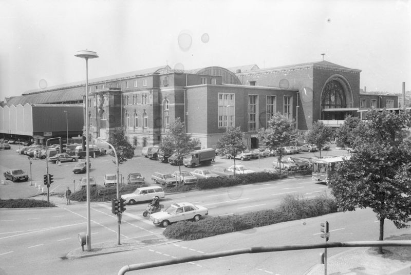 Datei:Hauptbahnhof 1982.jpg