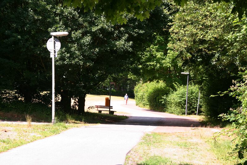 Datei:Astrid-Lindgren-Weg von Minigolf nach Westen.jpg