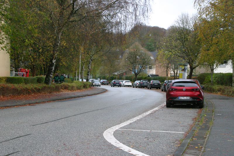 Datei:Hofholzallee von Martenshofweg stadteinwärts.JPG