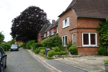 Dobersdorfer Straße, Blick nach Westen in Richtung Raisdorfer Straße