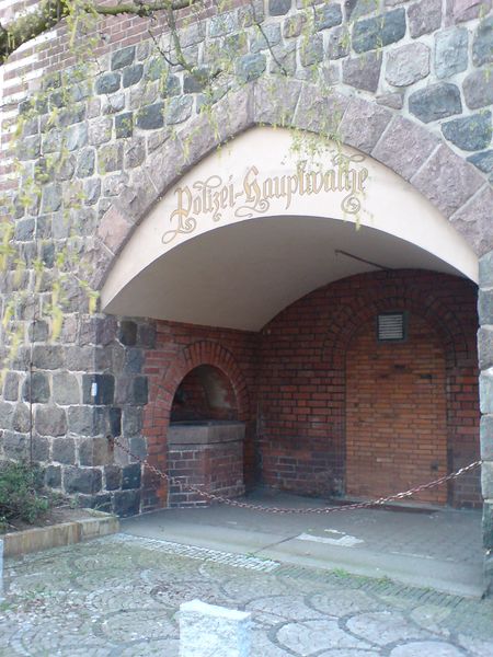 Datei:Polizei-Hauptwache.jpg