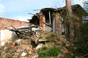 Zum Forst 25 Ruine.jpg