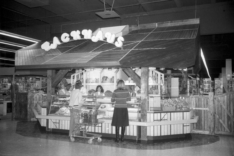 Datei:Plaza innen 1976.jpg