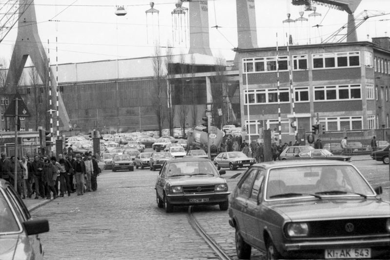 Datei:Werfttor HDW.jpg