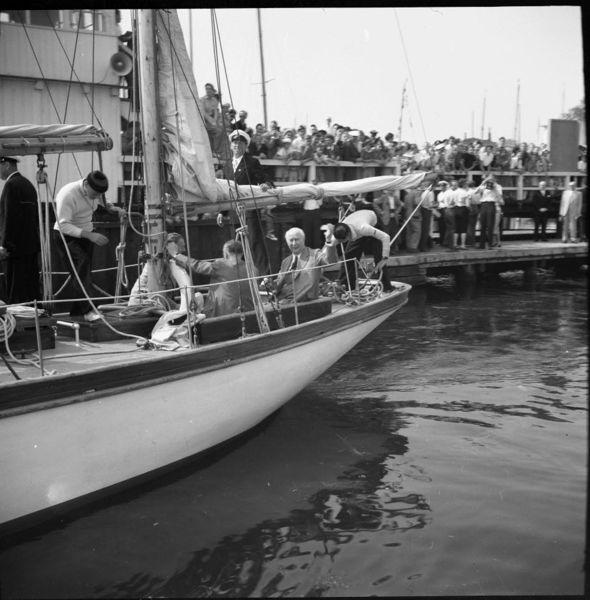 Datei:Heuss Kieler Woche 1954.jpg