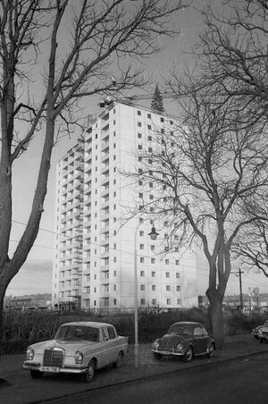 Hochaus Robert-Koch-Straße Richtfest.jpg