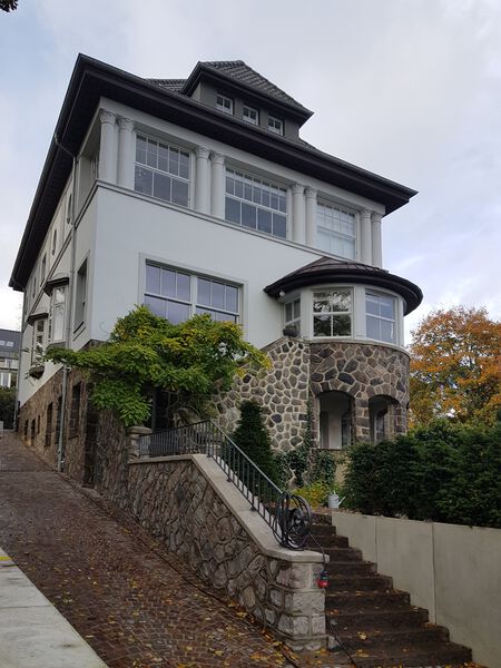 Datei:Düsternbrooker Weg 36 - Karstadt-Villa.jpg