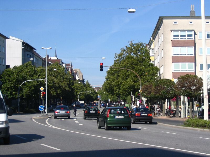 Datei:Holtenauer Straße Höhe Arkaden 2006.jpg