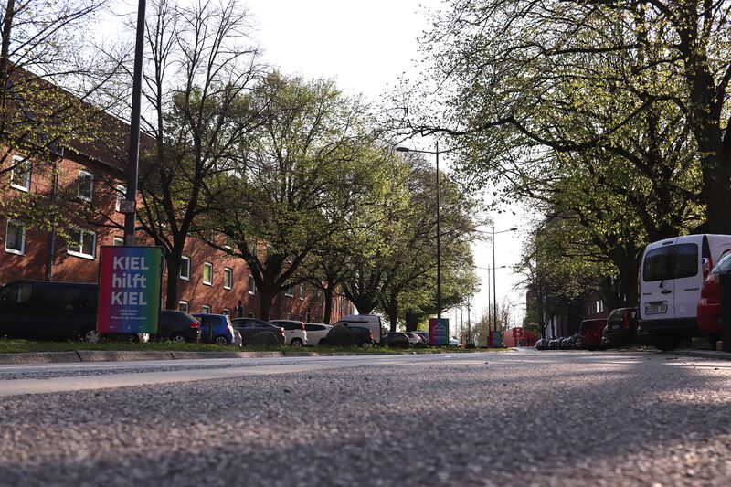 Datei:Paul-Fuß-Straße Kiel 2020.jpg