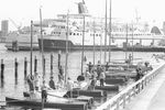 Vorschaubild für Datei:Sporthafen Seeburg 1967.jpg