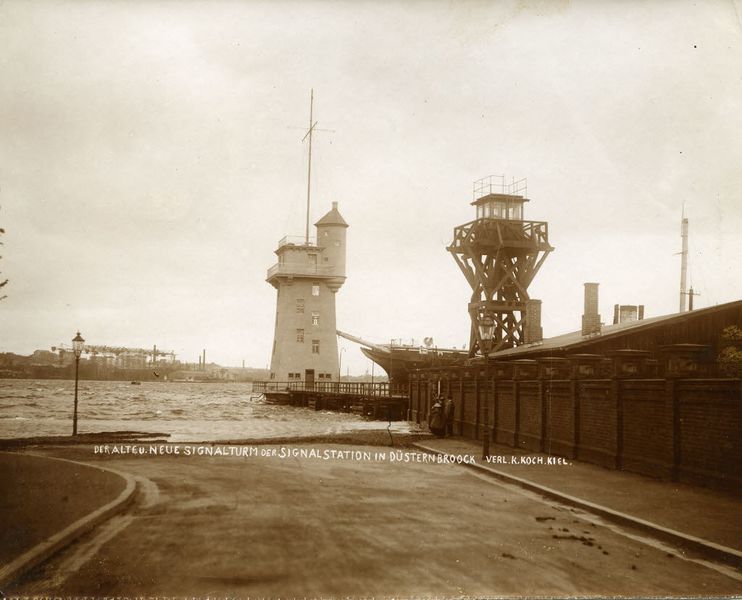 Datei:Signaltürme Adalbertbrücke.jpg