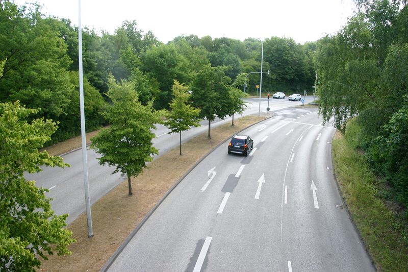 Datei:Mettenhofzubringer zur Hofholzallee und A215.jpg