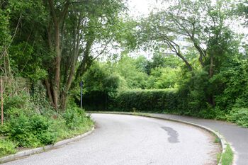 Hans-Detlev-Prien-Straße; im Hintergrund die Wirtschaftsakademie